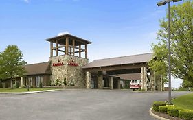 Ramada Greensburg Hotel And Conference Center